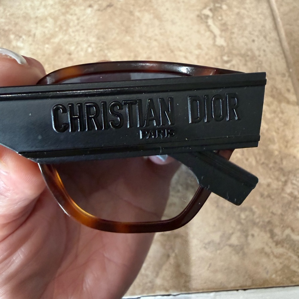 Dior Tortoiseshell Sunglasses with Dark Lenses - Picture 7 of 10